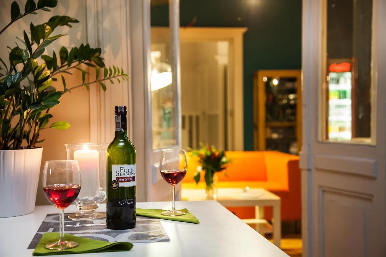 Blooms Boutique Hostel Poznań